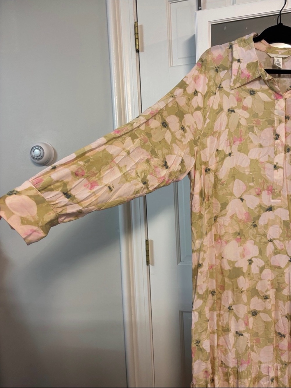 H&M Olive Green and Pink Floral Long-Sleeve Maxi Dress - Picture 3 of 6